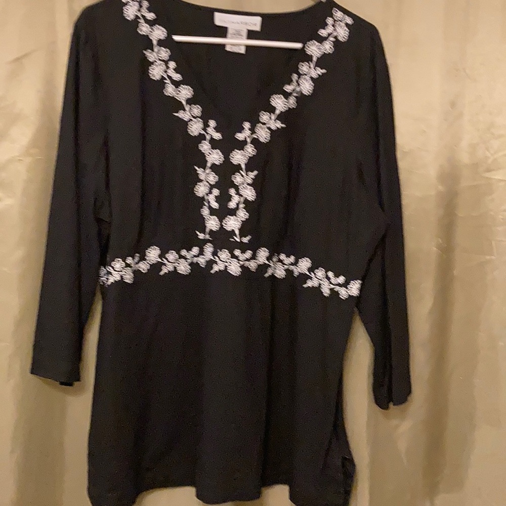 SagHarbor Black Longsleeve Top